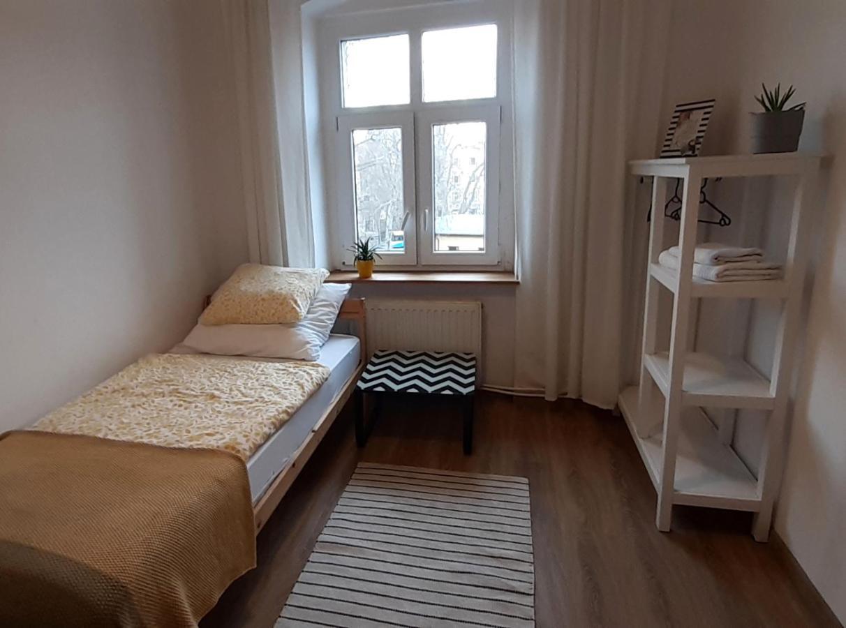 Lemuria Hostel Szkolna Centrum Legnica Exterior photo